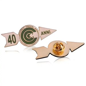 arrow lapel pin